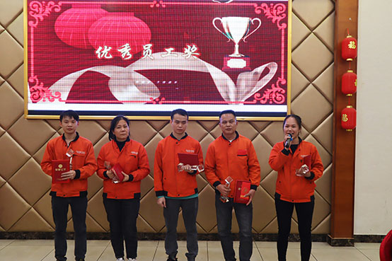 菲思盾壁掛爐優(yōu)秀員工得獎者