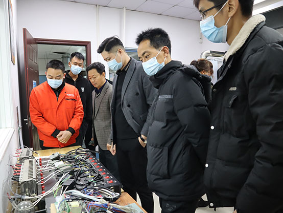 菲思盾壁掛爐檢測現(xiàn)場參觀學習